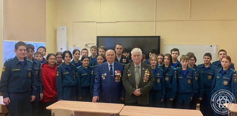 ГБОУ Школа «Дмитровский» В преддверии Дня полного освобождения Ленинграда от блокады в 7-м кадетском классе состоялся урок мужества. ГБОУ Школа «Дмитровский» В преддверии Дня полного освобождения Ленинграда от блокады в 7-м кадетском классе состоялся урок мужества.